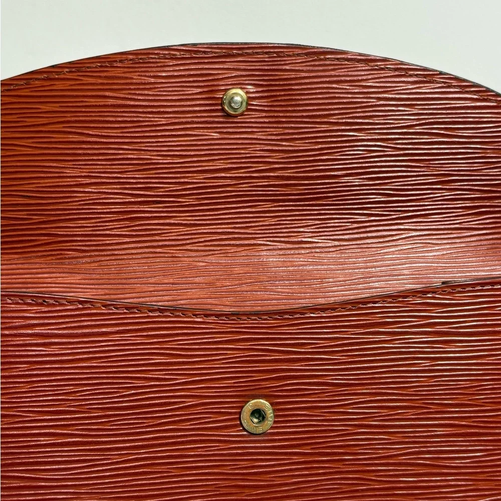 Authentic LOUIS VUITTON cognac epi leather pouch clutch with certificate - Picture 5 of 14